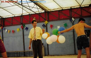 1994 Préparation chapiteau pour bal 1
